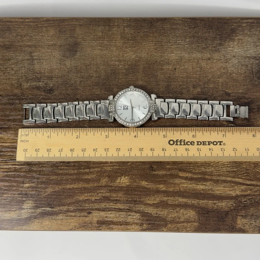 NY&C Women's Silver Tone Crystal Accent Classic‎ Watch New Battery !!